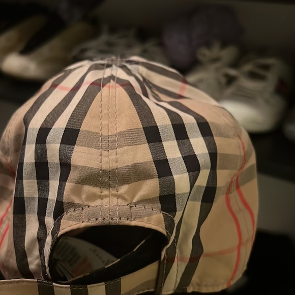 Kids Burberry hat - Picture 3 of 3